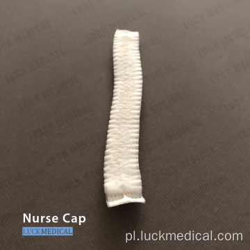 Nietkana czapka białej pielęgniarki